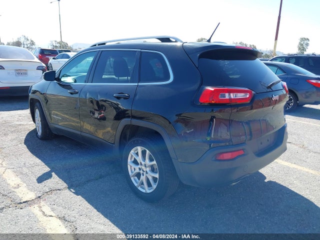 1C4PJLCB6JD558679 Jeep Cherokee Latitude Fwd