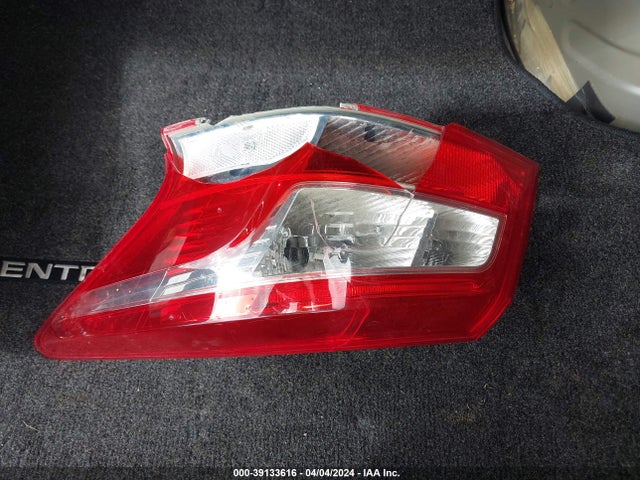 Nissan SENTRA S 2018 3N1AB7AP3JY307692 Image 12