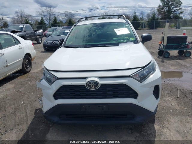 Toyota RAV4 LE 2019 JTMF1RFV5KJ001186 Image 12