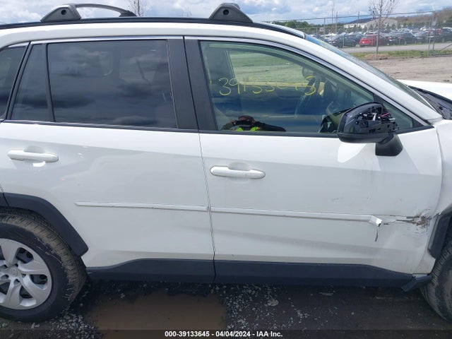 Toyota RAV4 LE 2019 JTMF1RFV5KJ001186 Image 13