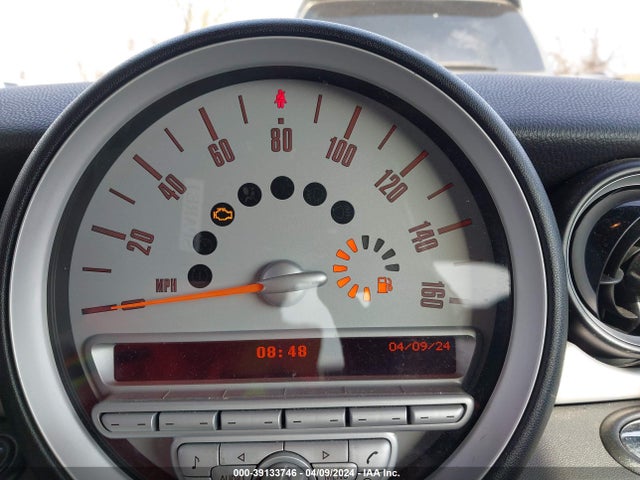 2010 MINI COOPER WMWMR3C58ATU98753 Photo 6