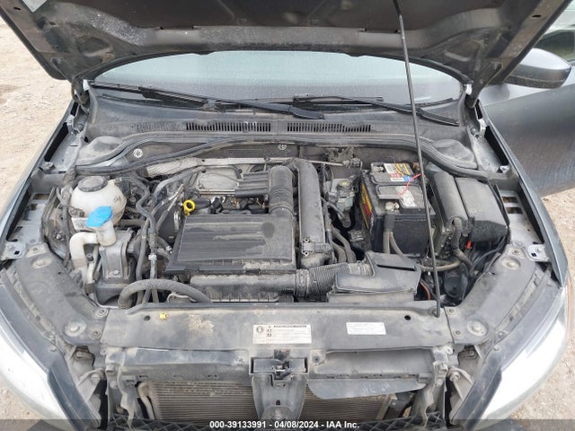 3VW167AJ9JM228304 Volkswagen Jetta 1.4t S