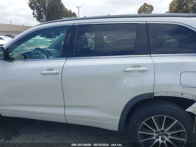 Toyota Highlander Se 2017 5TDKZRFH6HS513925 Image 14