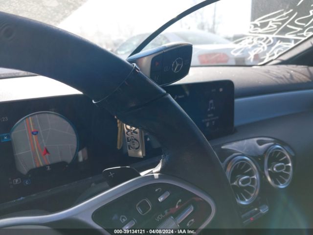 WDD3G4FB0KW021591 Mercedes-Benz A 220 4matic