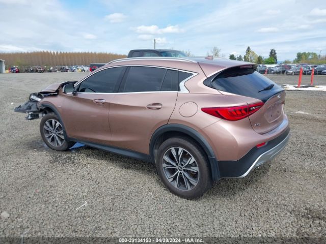 SJKCH5CR3JA055676 Infiniti Qx30 Premium