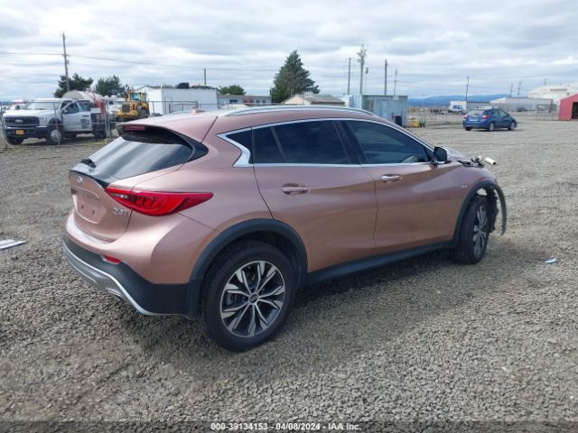 SJKCH5CR3JA055676 Infiniti Qx30 Premium