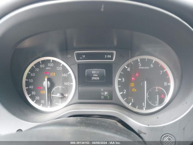 SJKCH5CR3JA055676 Infiniti Qx30 Premium