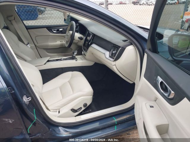 7JR102FK9LG063880 Volvo S60 T5 Momentum