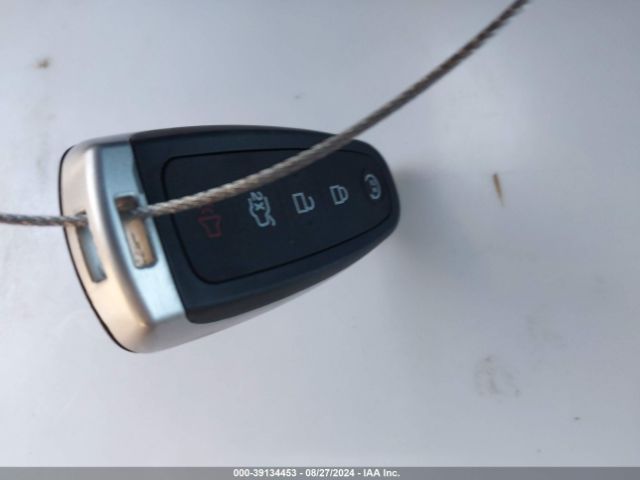 1FMCU0J95HUB30015 Ford Escape Titanium