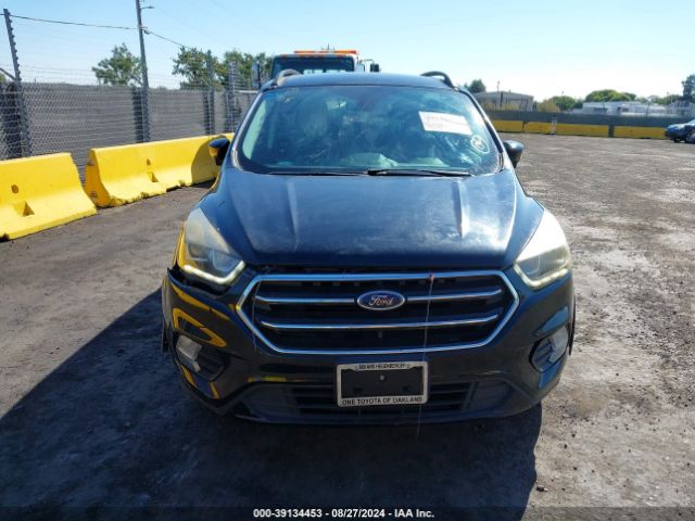 1FMCU0J95HUB30015 Ford Escape Titanium