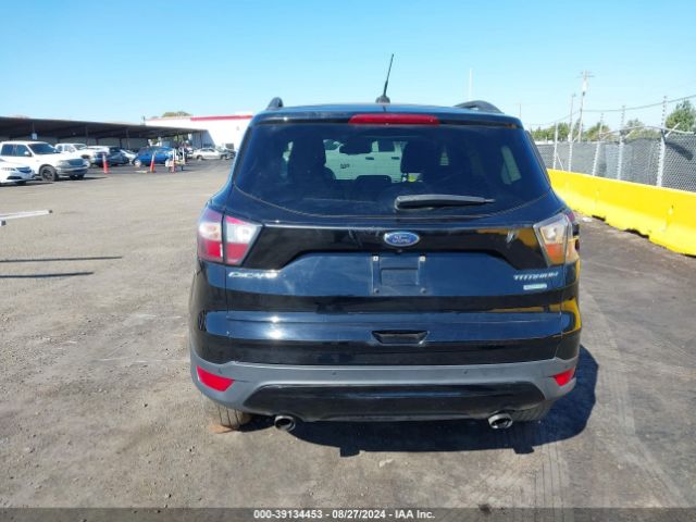 1FMCU0J95HUB30015 Ford Escape Titanium