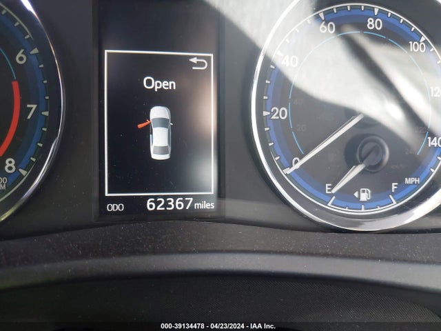 Toyota COROLLA SE 2018 5YFBURHE8JP792634 Image 15