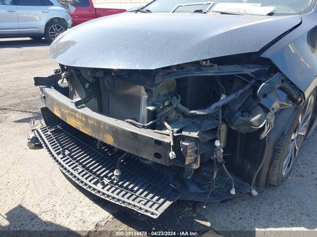 Toyota COROLLA SE 2018 5YFBURHE8JP792634 Image 6