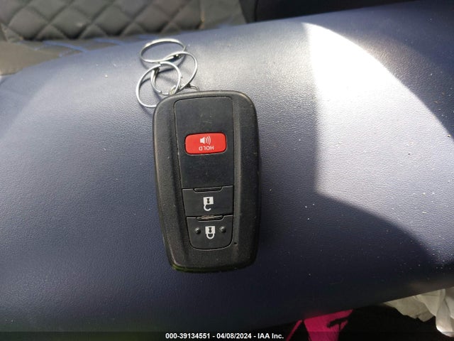 Toyota C-HR XLE 2020 NMTKHMBX5LR103563 Image 11