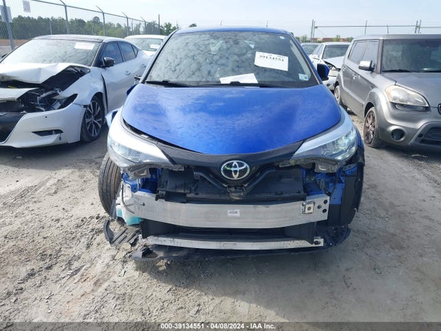 Toyota C-HR XLE 2020 NMTKHMBX5LR103563 Image 12
