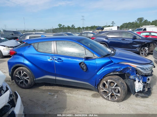 Toyota C-HR XLE 2020 NMTKHMBX5LR103563 Image 13