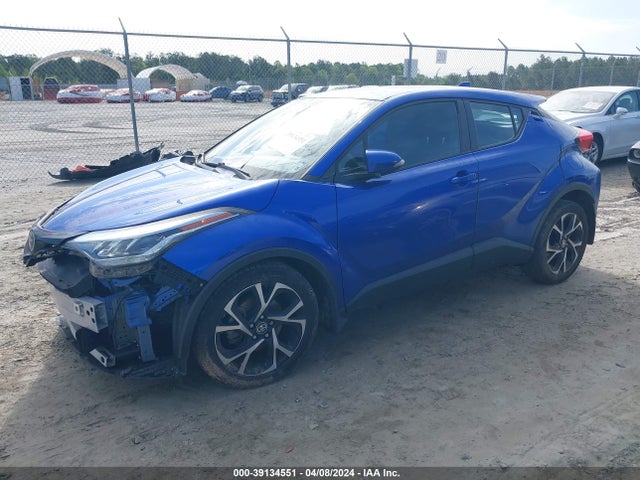 Toyota C-HR XLE 2020 NMTKHMBX5LR103563 Image 2