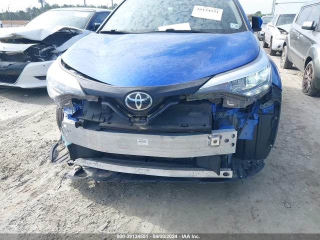 Toyota C-HR XLE 2020 NMTKHMBX5LR103563 Image 6