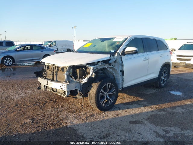Toyota Highlander Le 2019 5TDZARFH5KS045070 Image 2