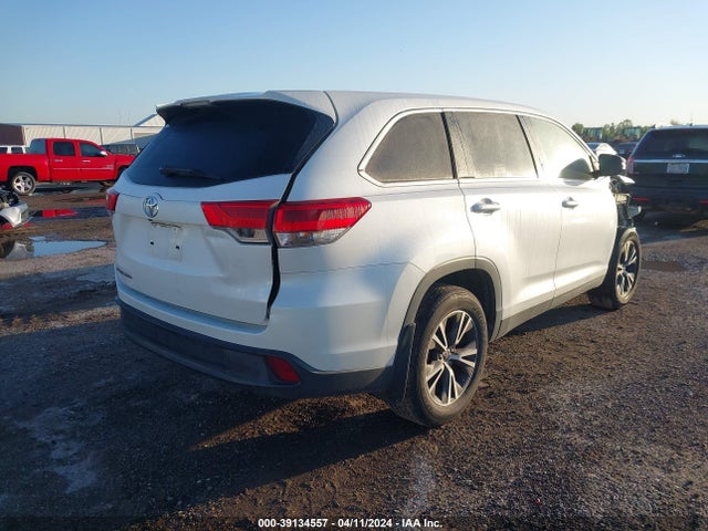 Toyota Highlander Le 2019 5TDZARFH5KS045070 Image 4
