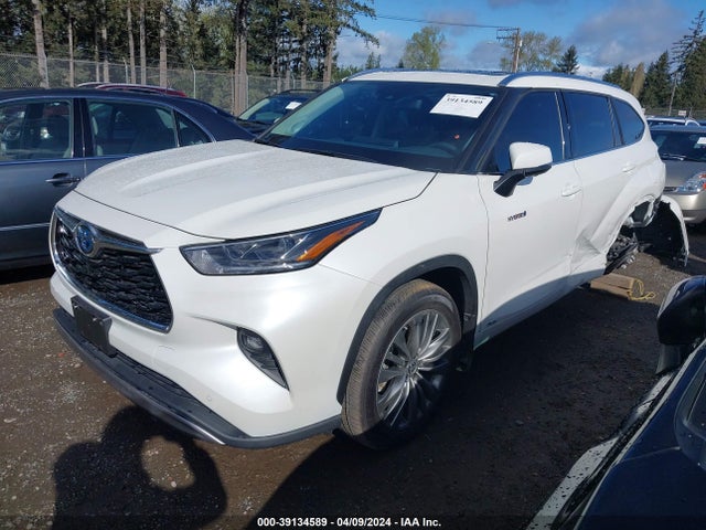 Toyota Highlander Hybrid Platinum 2021 5TDEBRCHXMS022709 Image 2