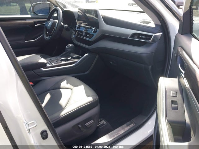 Toyota Highlander Hybrid Platinum 2021 5TDEBRCHXMS022709 Image 5
