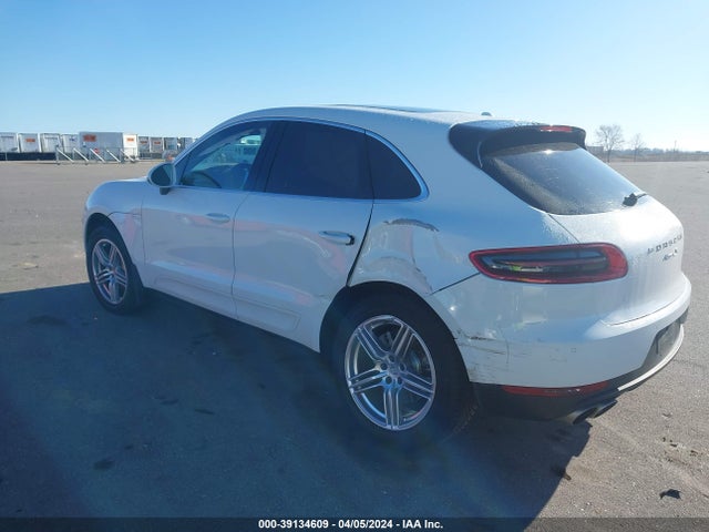2015 PORSCHE MACAN WP1AB2A55FLB73846 Photo 2