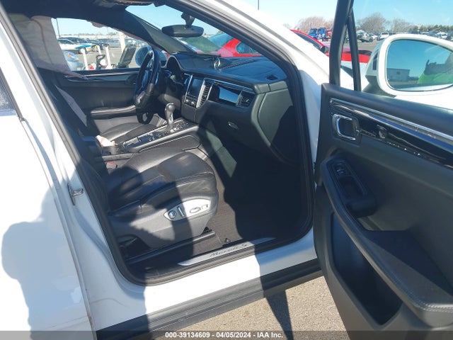 2015 PORSCHE MACAN WP1AB2A55FLB73846 Photo 4