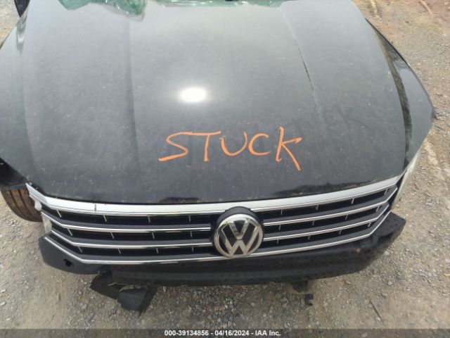 1VWBA7A30JC027459 Volkswagen Passat 2.0t Se