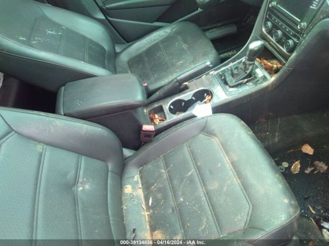 1VWBA7A30JC027459 Volkswagen Passat 2.0t Se