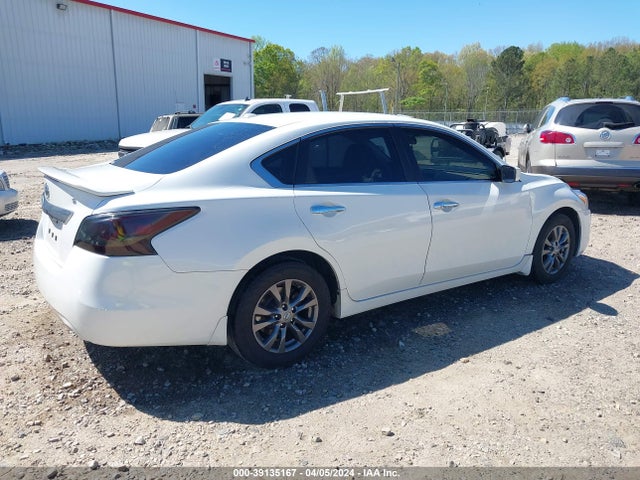 Nissan Altima 2.5 S 2015 1N4AL3AP6FN397997 Image 4
