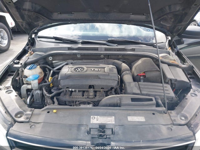 3VWD17AJ2FM294809 Volkswagen Jetta 1.8t Se