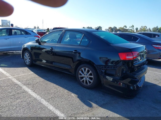 3VWD17AJ2FM294809 Volkswagen Jetta 1.8t Se