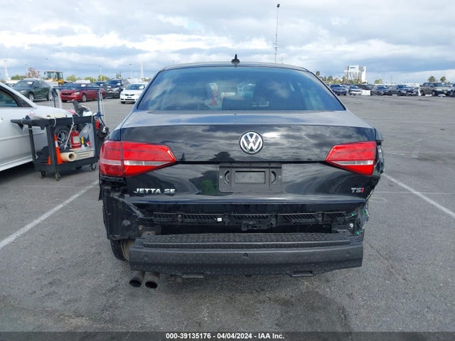 3VWD17AJ2FM294809 Volkswagen Jetta 1.8t Se
