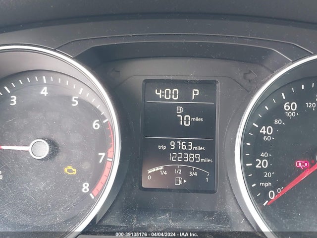3VWD17AJ2FM294809 Volkswagen Jetta 1.8t Se