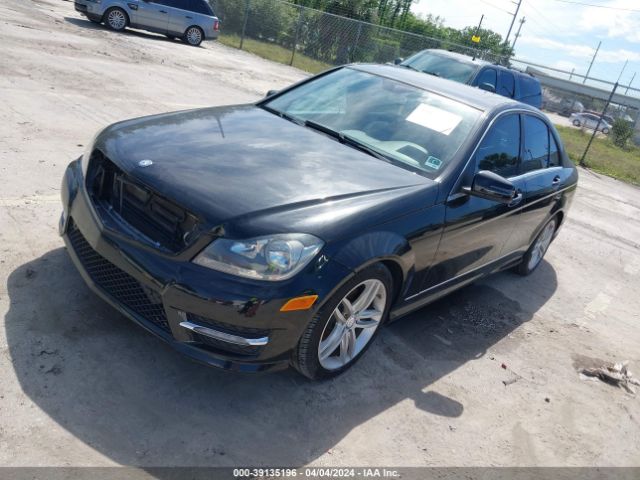2013 MERCEDES-BENZ C 250 WDDGF4HB3DA762027 Photo 1
