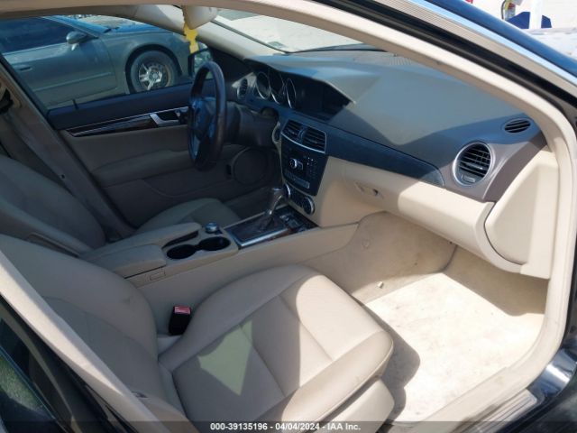 2013 MERCEDES-BENZ C 250 WDDGF4HB3DA762027 Photo 4