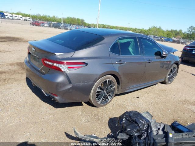 2018 TOYOTA CAMRY 4T1B61HK7JU111055 Photo 3