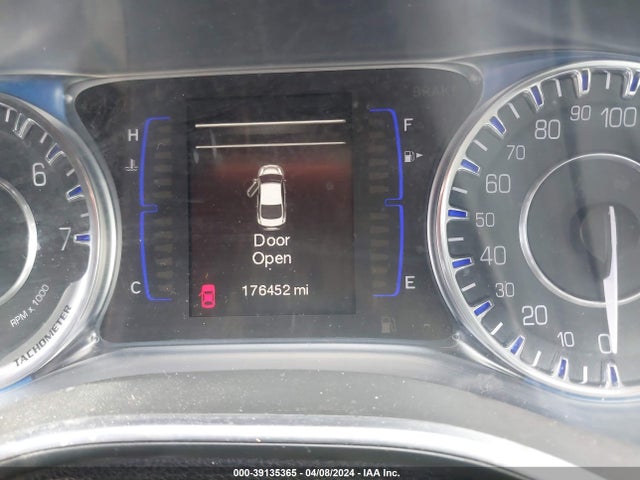Chrysler 200 Limited 2015 1C3CCCABXFN749216 Image 7