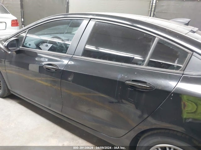 Chevrolet Cruze Ls Auto 2017 1G1BC5SM7H7247718 Image 14