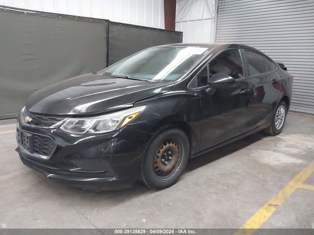 Chevrolet Cruze Ls Auto 2017 1G1BC5SM7H7247718 Image 2
