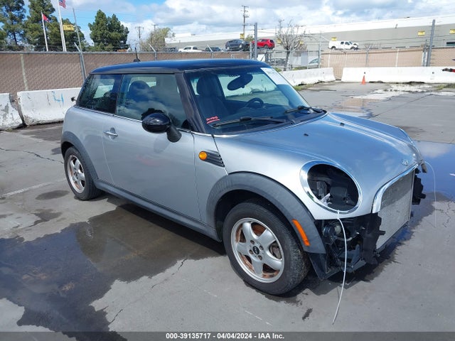 2007 MINI COOPER WMWMF33527TT55461 Photo 0
