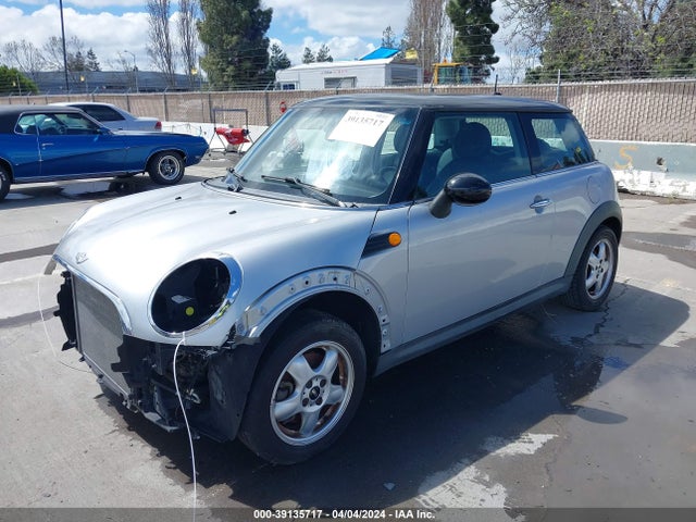 2007 MINI COOPER WMWMF33527TT55461 Photo 1
