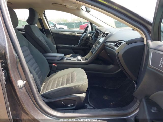 3FA6P0HD5HR101842 Ford FUSION SE