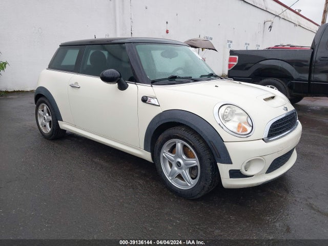2007 MINI COOPER S WMWMF73567TT82847 Photo 0
