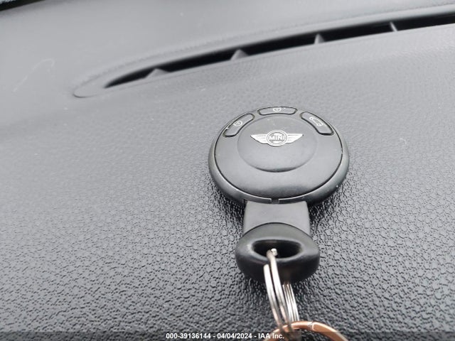 2007 MINI COOPER S WMWMF73567TT82847 Photo 10