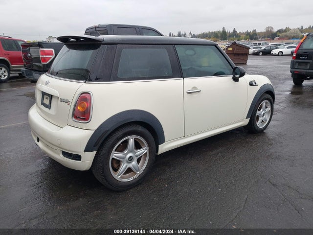 2007 MINI COOPER S WMWMF73567TT82847 Photo 3