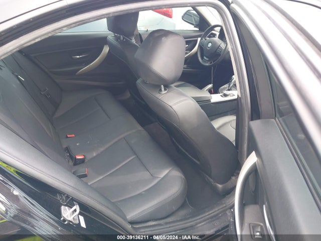 BMW 320i 2016 WBA8E1G52GNU10711 Image 8