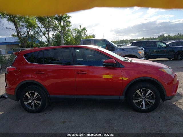 Toyota Rav4 Xle 2017 JTMWFREV8HJ130311 Image 14