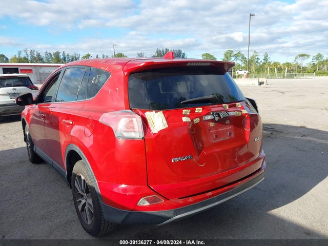 Toyota Rav4 Xle 2017 JTMWFREV8HJ130311 Image 3